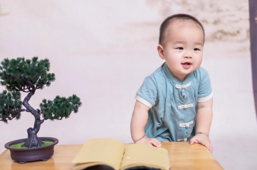 如皋宝宝脸上小白点